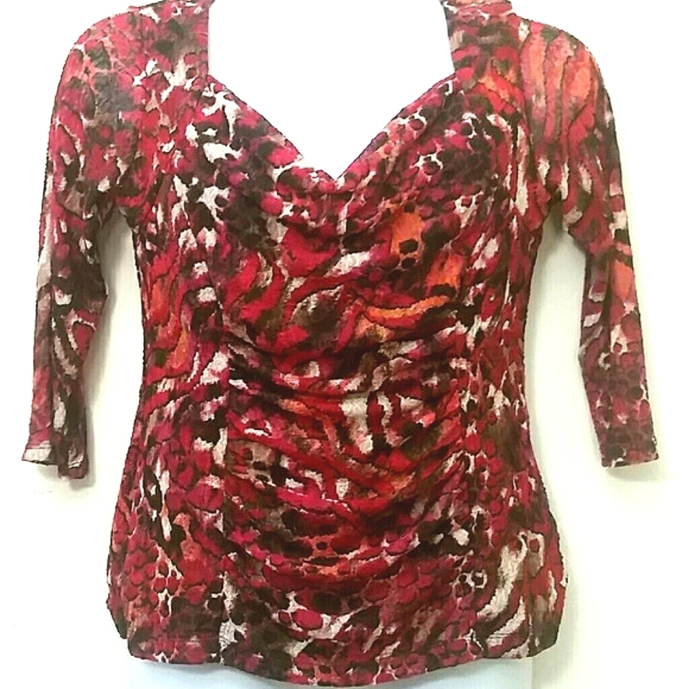 AGB Top shirt Red animal print 3/4 sleeve cowl neck